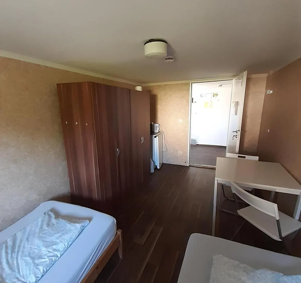 Low Budget Allach Hostel Rooms & Apartments Eve 168 Mnichov Německo