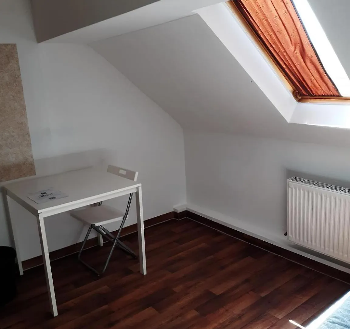 Low Budget Allach Hostel Rooms & Apartments Eve 168 Mnichov 0*,