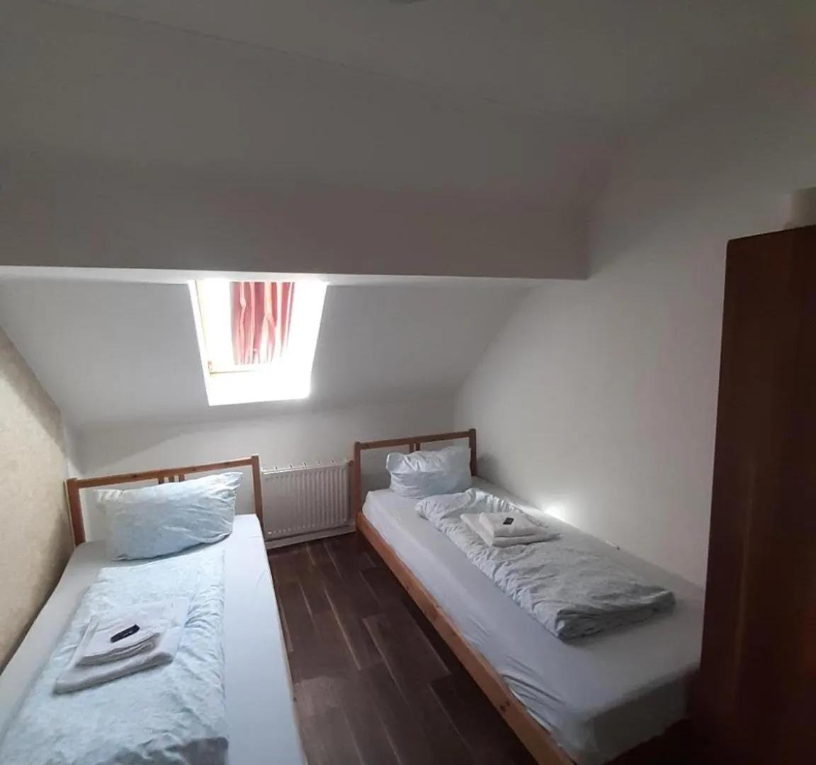 Low Budget Allach Hostel Rooms & Apartments Eve 168 뮌헨 0*,