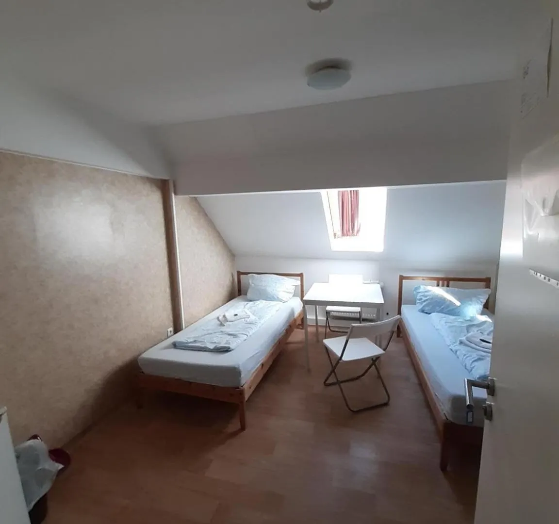 Low Budget Allach Hostel Rooms & Apartments Eve 168 ميونيخ ألمانيا