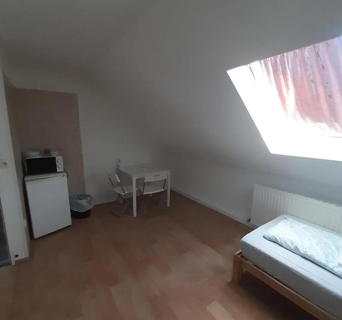 Low Budget Allach Hostel Rooms & Apartments Eve 168 ميونيخ
