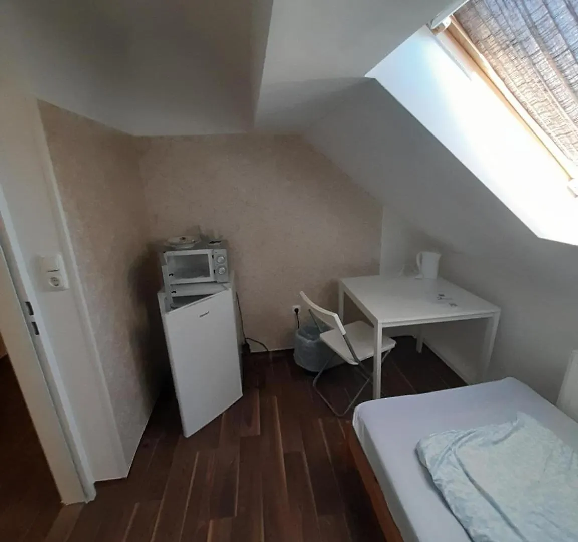 Low Budget Allach Hostel Rooms & Apartments Eve 168 ميونيخ