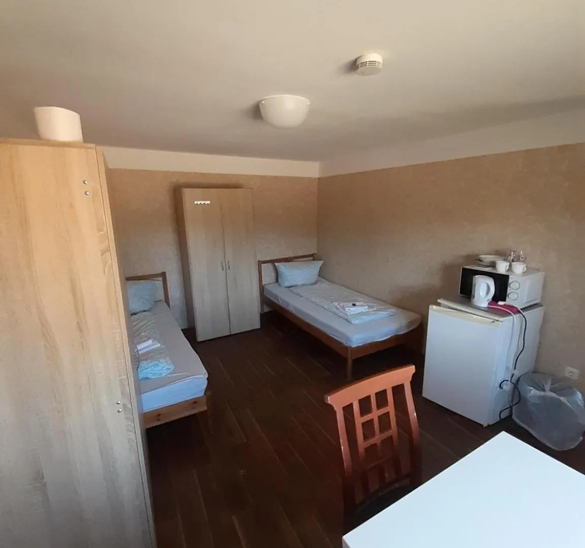 Low Budget Allach Hostel Rooms & Apartments Eve 168 뮌헨