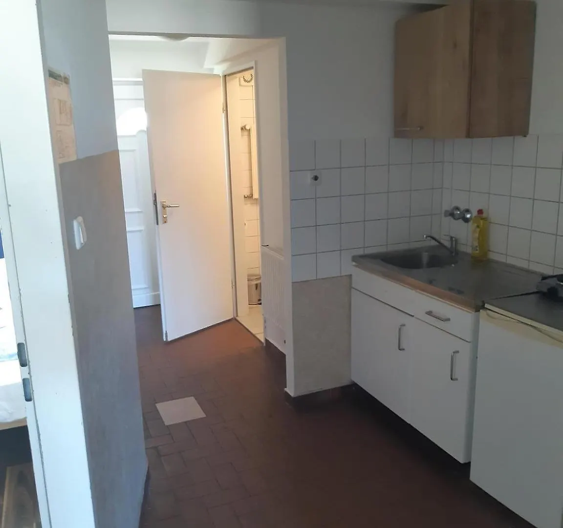Low Budget Allach Hostel Rooms & Apartments Eve 168 뮌헨