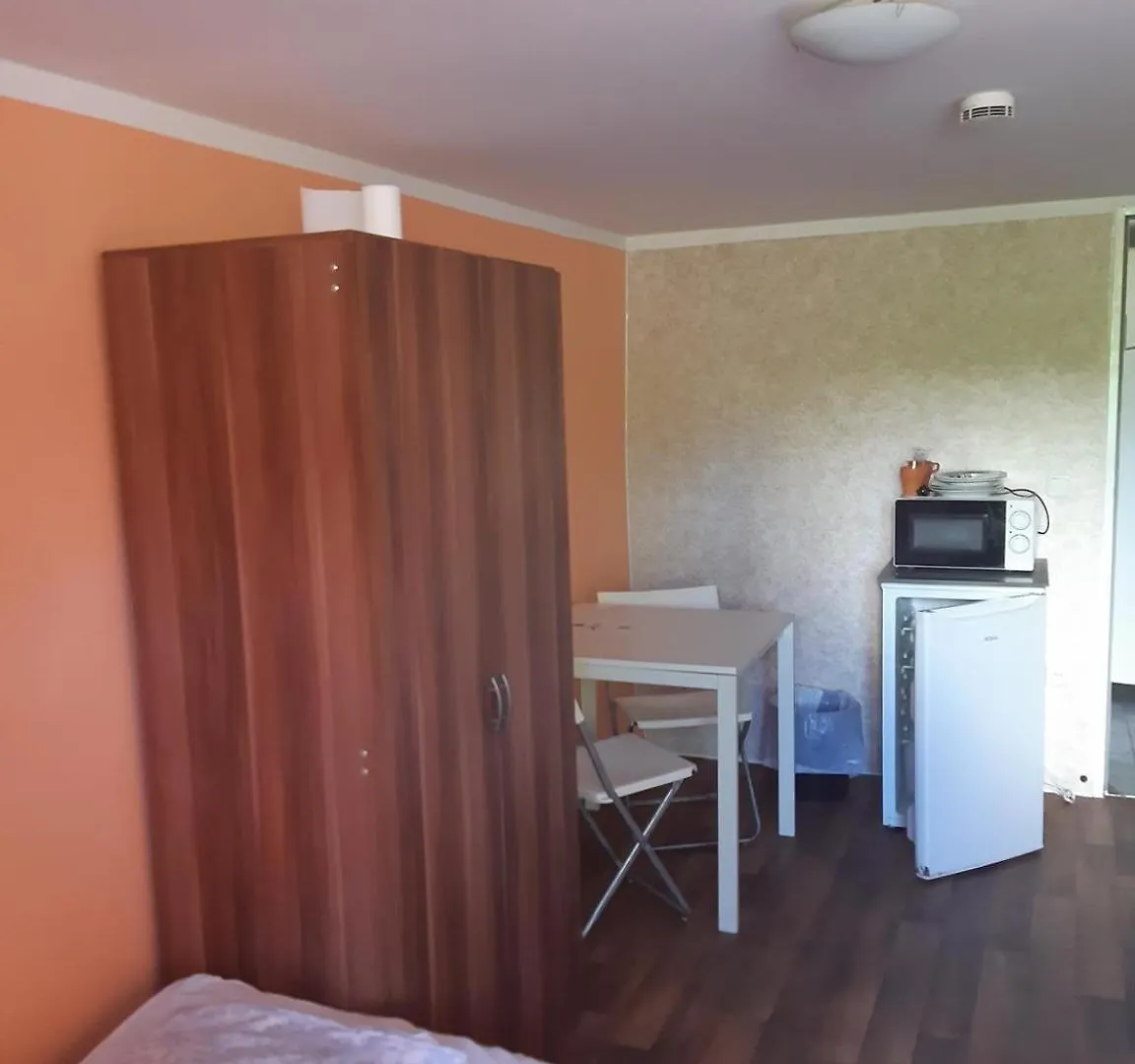 Low Budget Allach Hostel Rooms & Apartments Eve 168 뮌헨