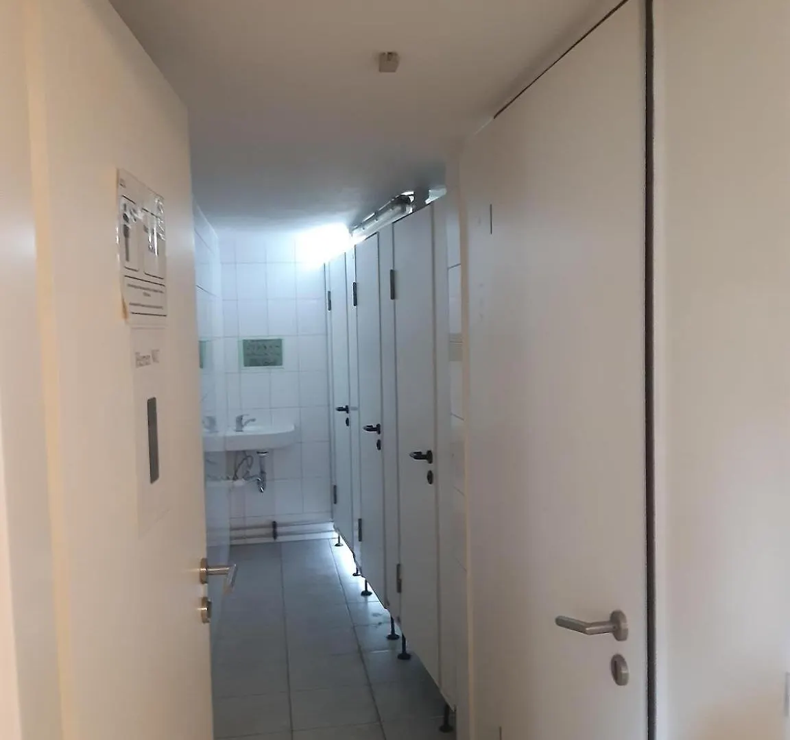Low Budget Allach Hostel Rooms & Apartments Eve 168 ميونيخ ألمانيا